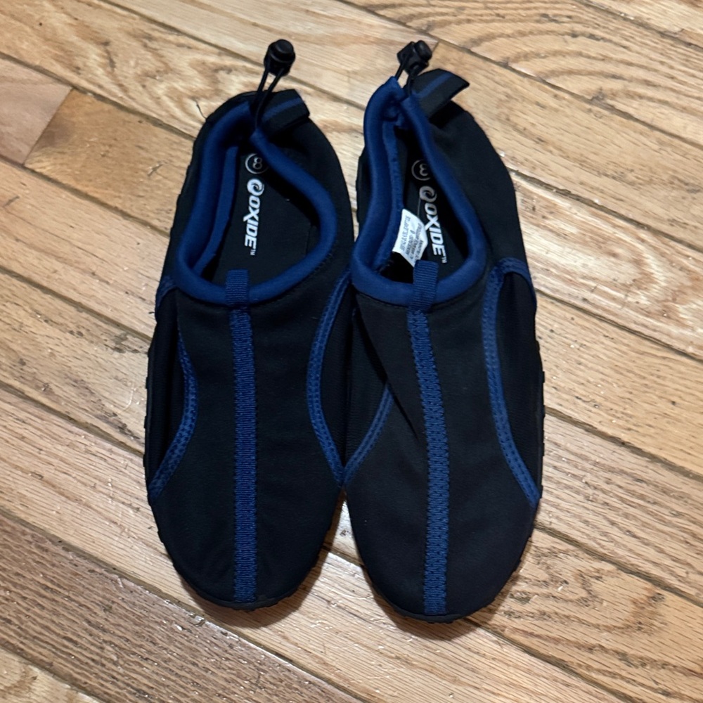 New Oxide Men's Black Blue Protective Water Shoes - rubber bottom for beach/pool